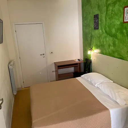 Bed & Breakfast Antichi Riverberi In Station Salerno